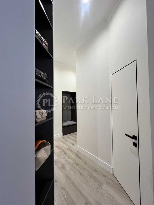 Продаж квартири в історичному центрі, ремонт до револ.