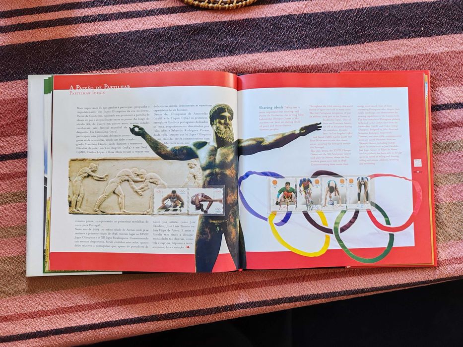 Livro Portugal em Selos 2004