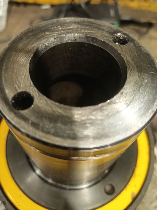 Siłownik hydrauliczny z otworem 30T