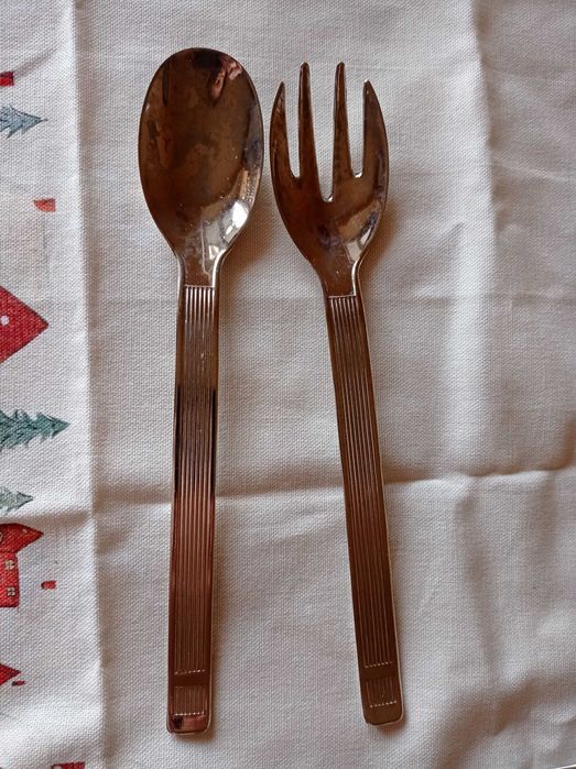 Вінтажні столові прибори для сервірування