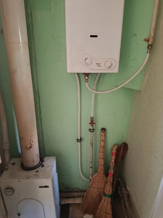 Продаю 3к/кв ул.Пушкинская ,гараж,закрытый двор 32000$