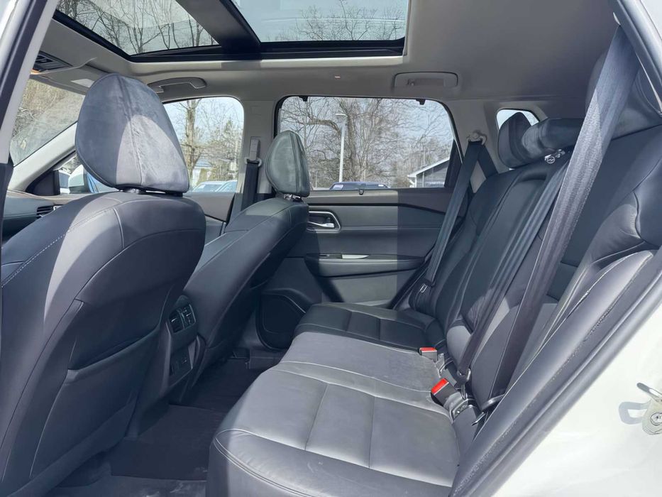 Nissan Rogue SL      2021