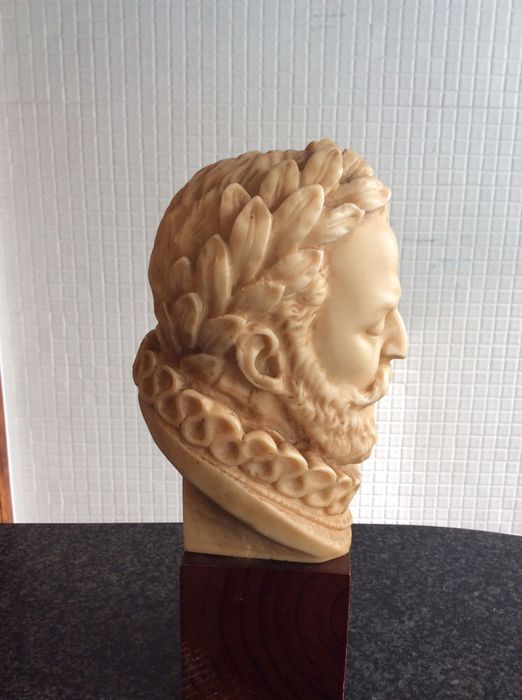 Busto Luís Vaz de Camões