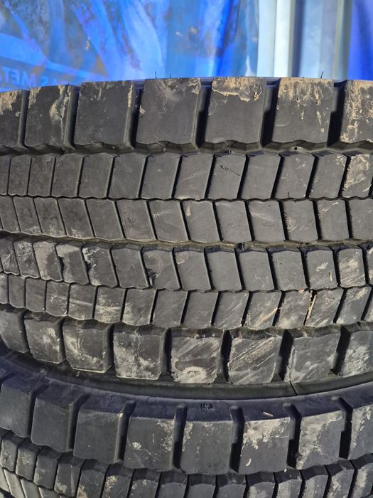 Vende se 4 pneus 315/70R 22.5 semi novos