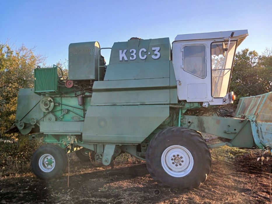 Продам комбайн КЗС-3.