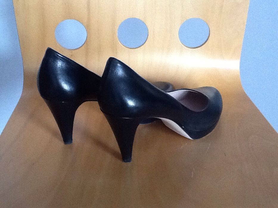 Czarne buty - czółenka Bagatt rozm. 39
