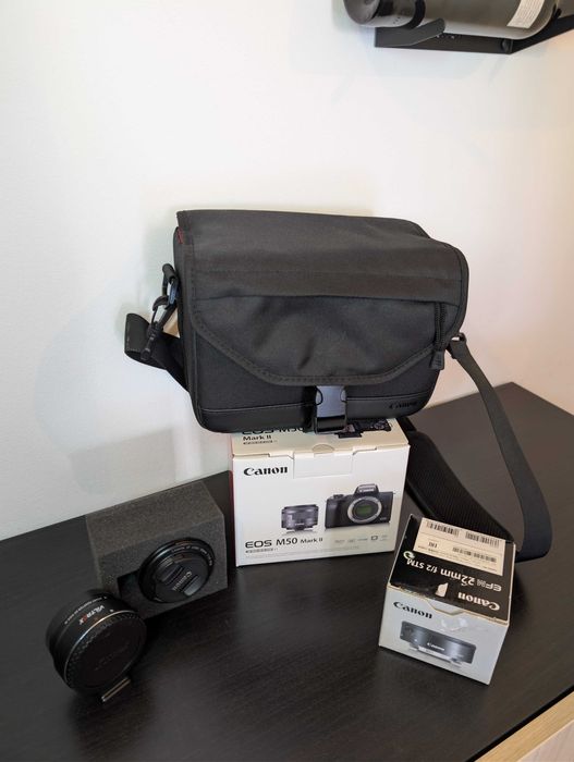 Canon EOS M50 Mark II + 22mm f/2 + 50mm f/1.8 + Adaptador + Bolsa
