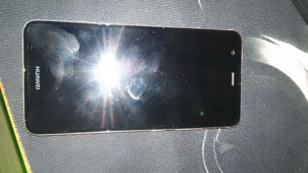 HUAWEI L11 повністю цілий