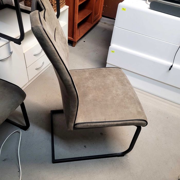 Krzesła wygodne 4szt. Możliwy transport