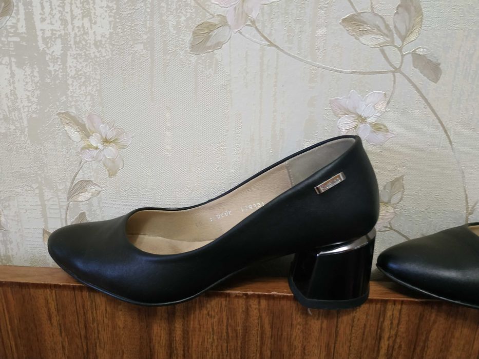 Туфлі жіночі 37 розмір