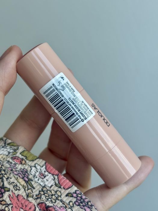 NOWY róż w sticku Douglas Blushy Blush Matte