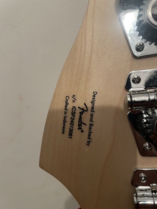 Baixo Squier By Fender Precision Bass