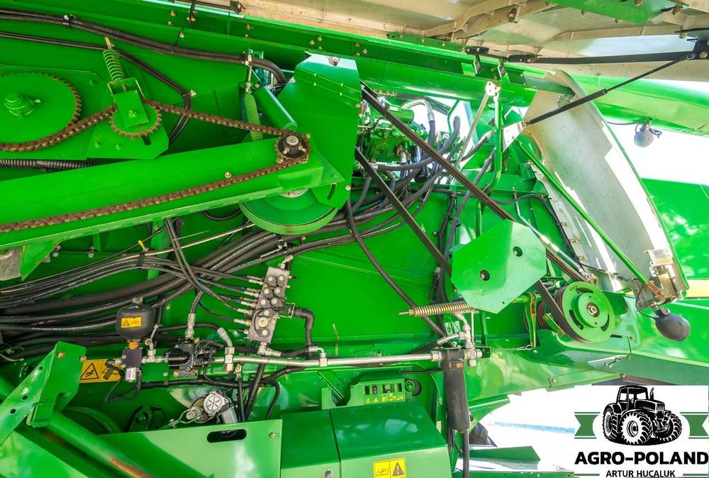 Комбайн зернозбиральний JOHN DEERE W 550 - 2981 м/г - 5,5 м - 2011 рік