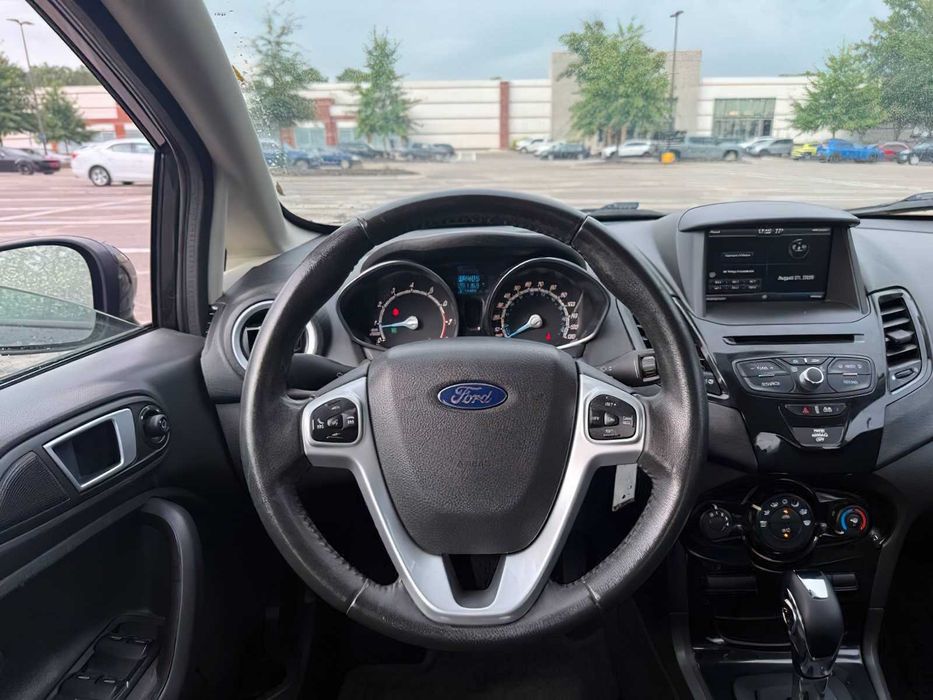 Ford Fiesta Titanium      2015