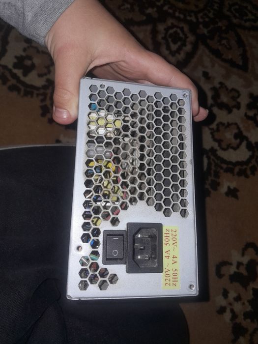 Продам блок питантя