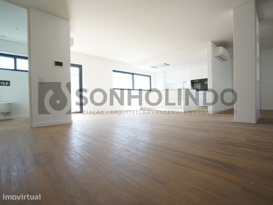 Moradia T3 Nova com escritório, no centro da cidade em fase final d...