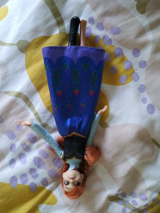 Boneca Elsa e Boneca Ana - Frozen