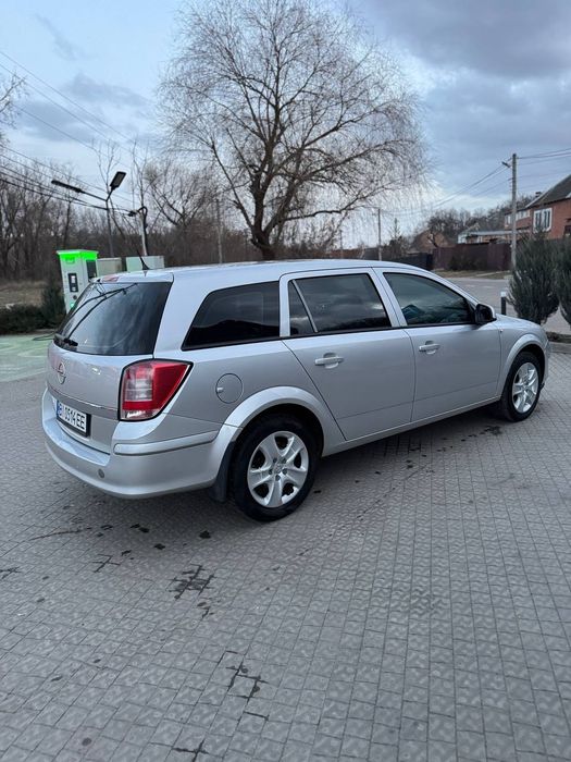 Опель астра н 2013 рік 1.6 газ/бензин