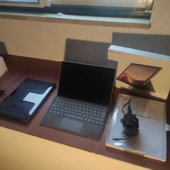 Microsoft Surface Pro 7 (intel i7) + Teclado + Surface Dock 2.