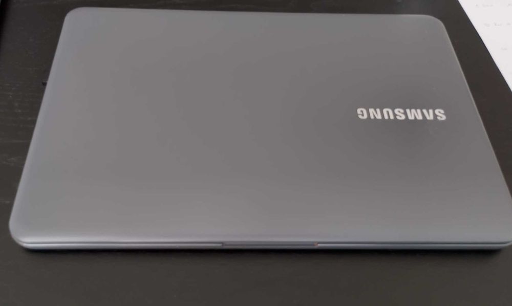 Portátil Samsung 220Gb  Ram 20gb