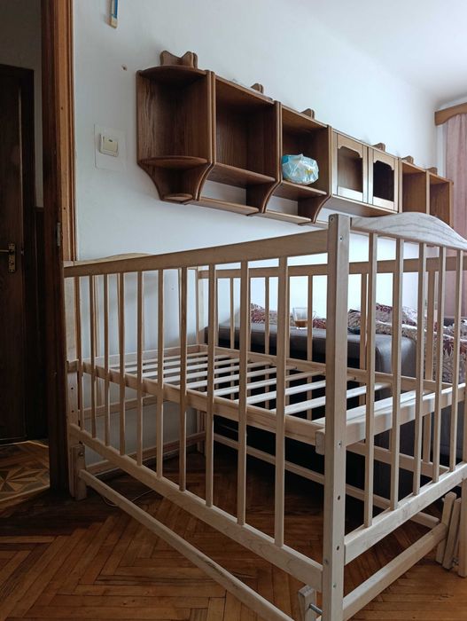 Дитяча кроватка