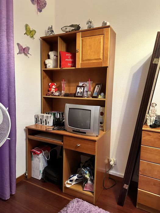 Vendo quarto dormir com duas camas