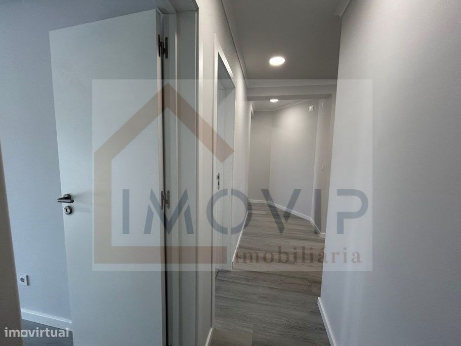 Apartamento T4 Totalmente Remodelado na Amora
