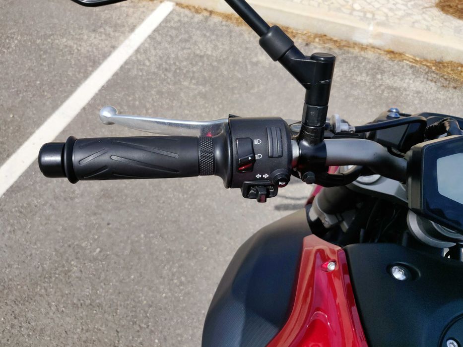 MT07 55kw/75cv ABS, vermelho/cherry red