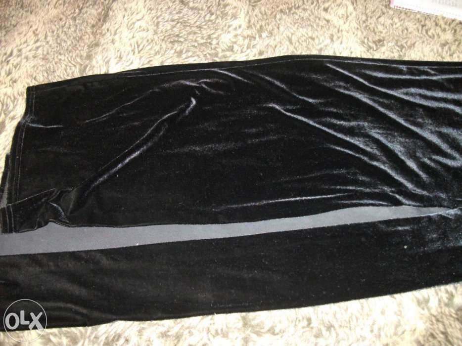Conjunto preto de pêlo e veludo