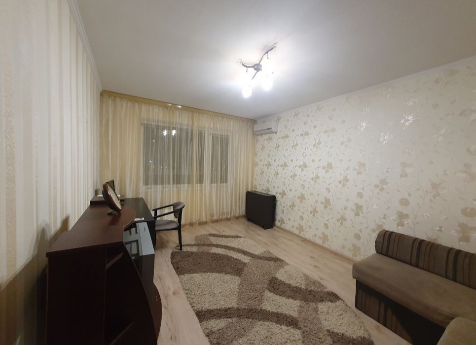 Продам 1-к.квартиру, Роганская 132, с техникой и мебельюй