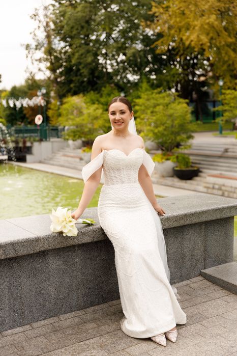 Весільна сукня.