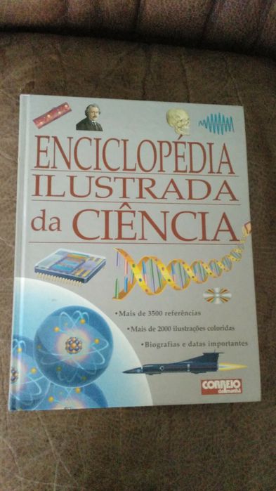 8 Livros novos a 14 euros cada das seleções