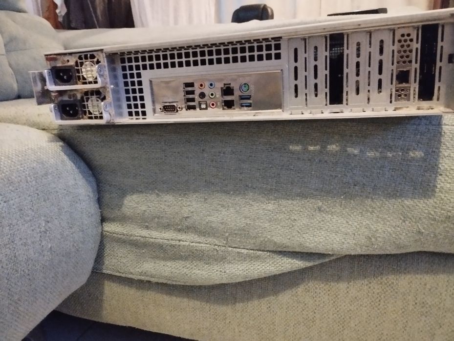 Supermicro X9DAi — (Dual Xeon E5-2600)