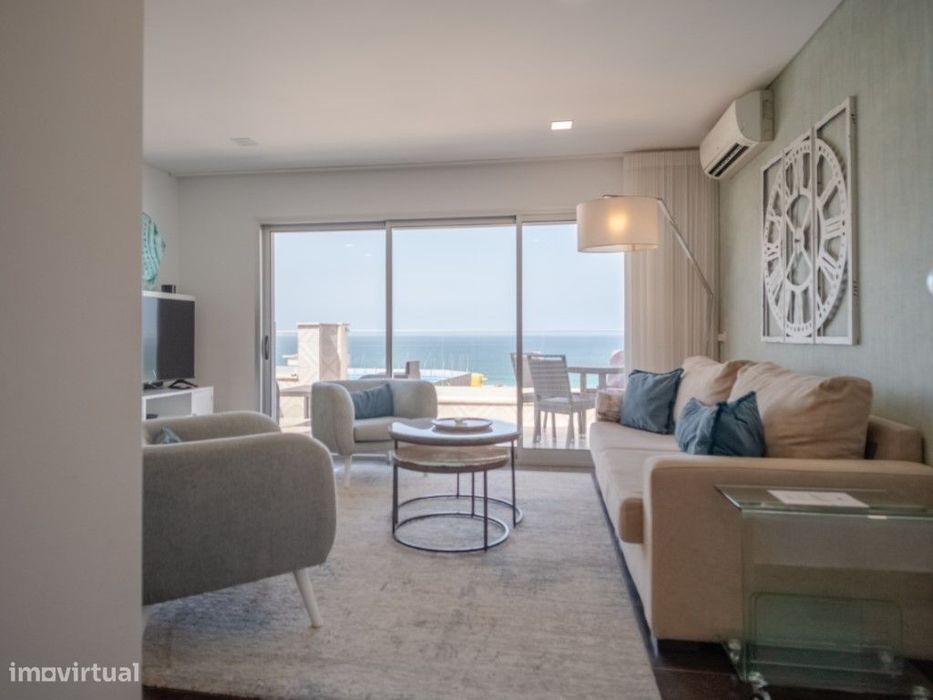 Apartamento T2 com Rooftop e Vista de 360º na Melhor Localização da...
