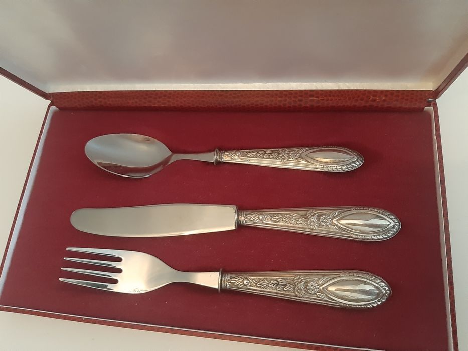 Talheres para criança, em prata