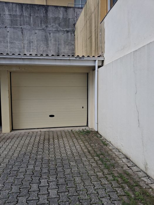 Garagem box para arrendamento
