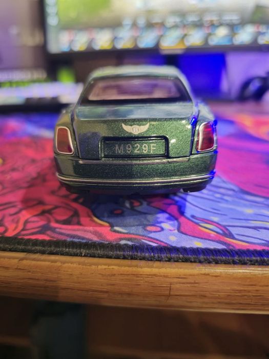 Продам модельку авто
