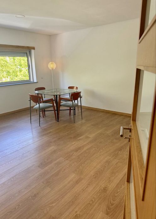 Excelente T2 em Viseu – A/C, Varanda e Lugar de Garagem