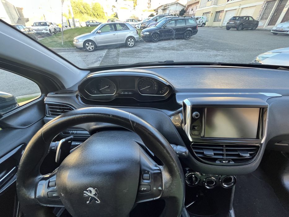 Peugeot 208 - 2011 - 223.000kms