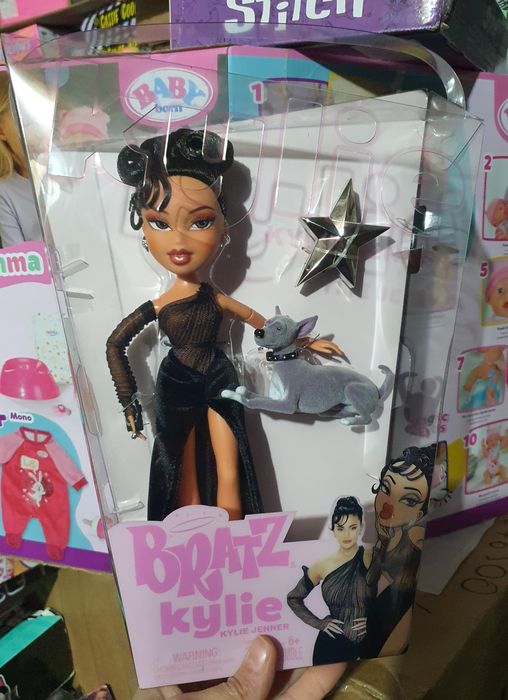 588115 Лялька BRATZ серії Celebrity Вечірній образ Кайлі, Bratz Kylie, акція