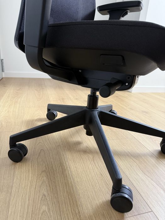 Cadeira ergonómica de escritório - estado novo!!