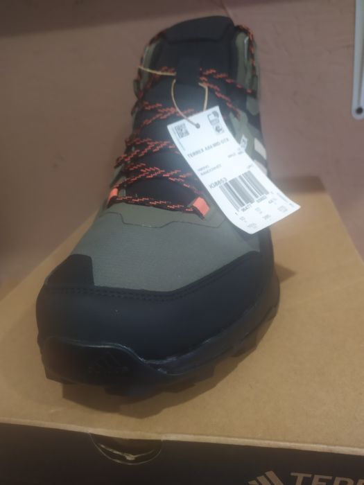 Adidas Terrex AX4 gore-tex mid.