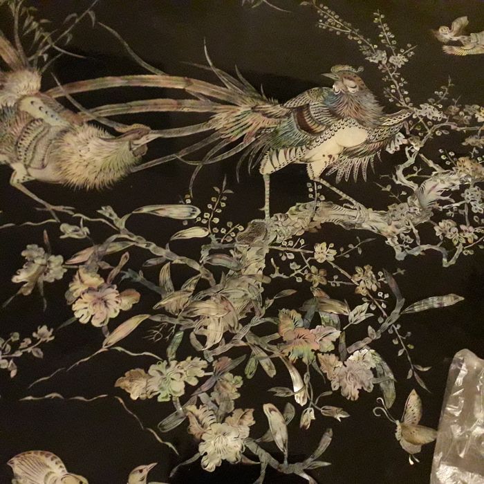 Продам стол инкрустированный перламутром +8 таких же  стульев.Говори