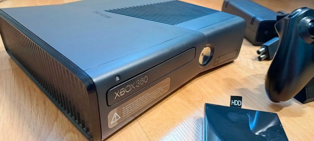 Xbox 360 Slim RGH3 + 250GB HDD + Pad + Zasilacz – Gotowy zestaw