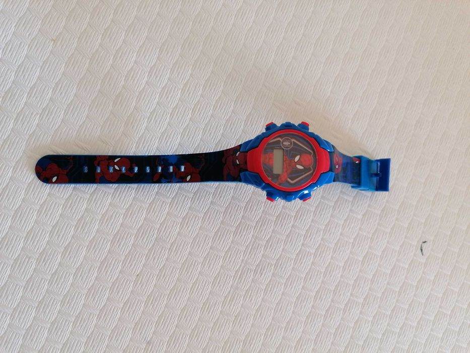 Vendo relógios de criança