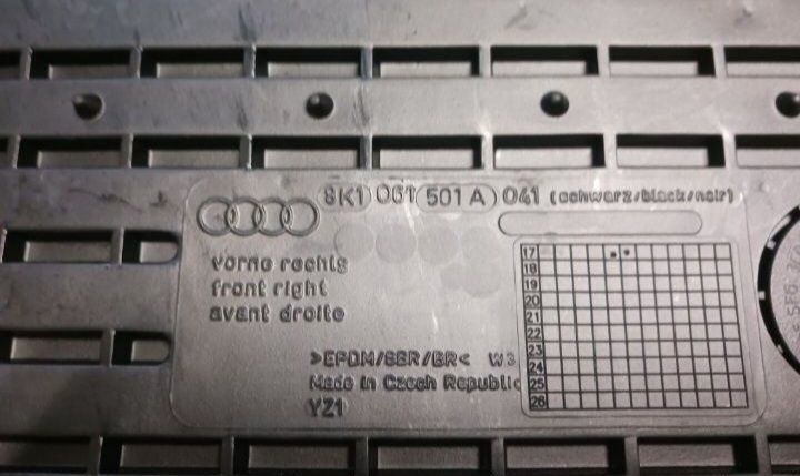 Oryginalne dywaniki gumowe Audi A4 b8 Audi S4