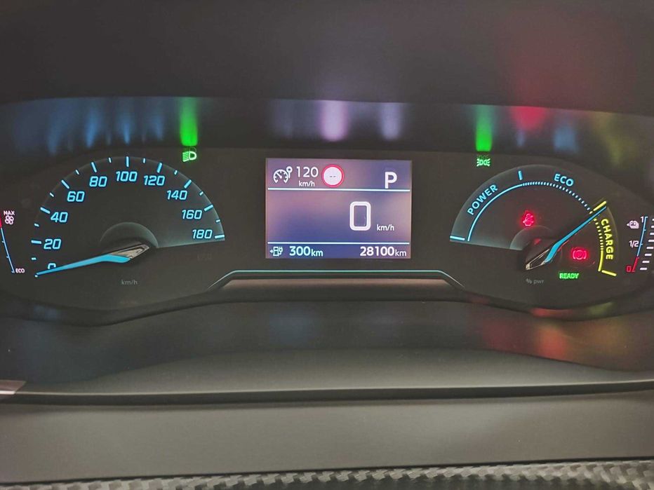 Peugeot e‑2008 Active Pack 50 kWh  , SOH 97,4%, Como Novo