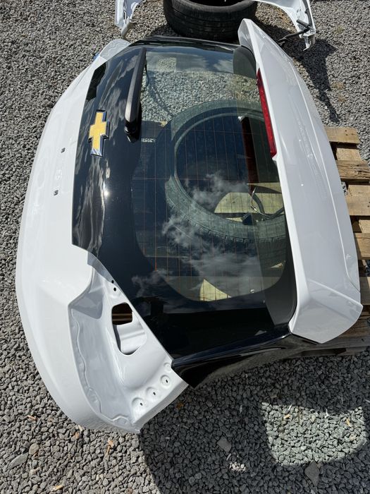 Кришка/ляда багажника Chevrolet bolt ev , шевроле болт ев  біла. 2019р.