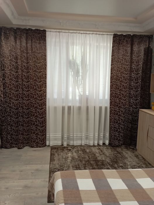 Світло не вимикають. Квартира в центрі  ост. Фестивальная подобово ,