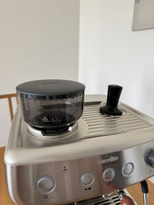 Máquina de Café Breville Barista Max (VCF126X)